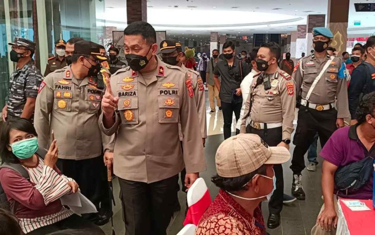 Wakapolda Jabar Tinjau Vaksinasi Covid-19 di Polres Cirebon Kota