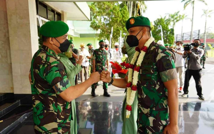 Prajurit Korem 071/Wijayakusuma Sambut Calon Danrem Baru