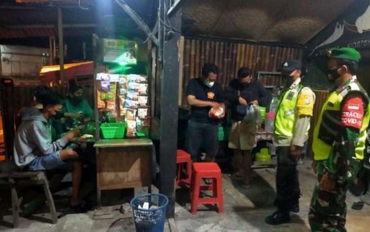 Koramil 02/Paron Bersama Polsek Paron Gelar Patroli Malam