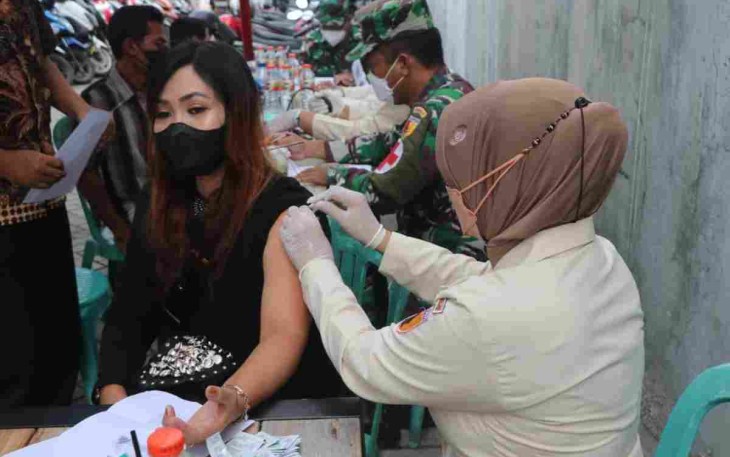 Terus Bersinergi, Kodim Tulungagung Gelar Serbuan Vaksinasi di My Own Barn Coffee Shop