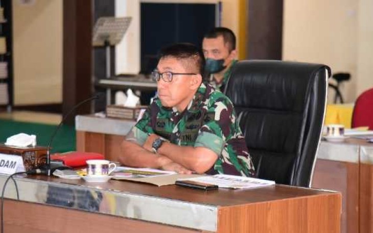 Pangdam Hasanuddin Ikuti Vicon dengan Panglima TNI, Bahas Percepatan Vaksinasi