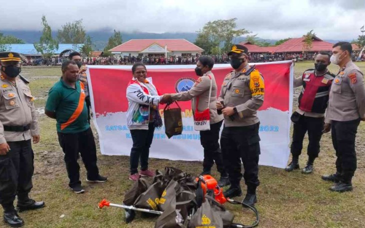 Spei Yan Bidana Dukung Satgas Bimas Noken Operasi Damai Cartenz-2022 Tingkatkan Kesejahteraan Masyarakat .