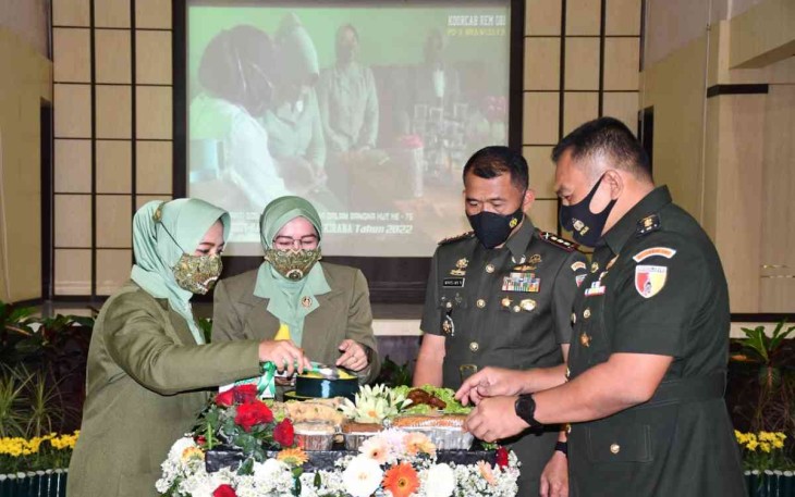 Peringatan HUT ke-76 Persit KCK di Korem 081/DSJ