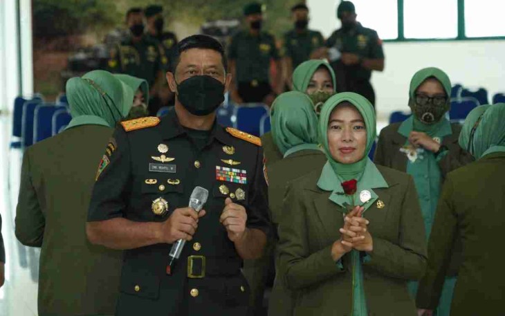 Pangdivif 2 Kostrad Hadiri Peringatan HUT ke-76 Persit KCK Koorcab Divif 2 PG Kostrad
