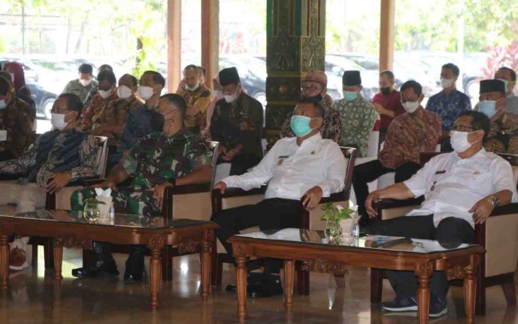 Dandim Dampingi Bupati Tulungagung Ikuti Siraman Rohani Bulan Suci Ramadhan 1443 H