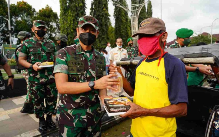 Semarak Ramadhan, Korem Wijayakusuma Gelar Vaksin Gratis dan Takjil  