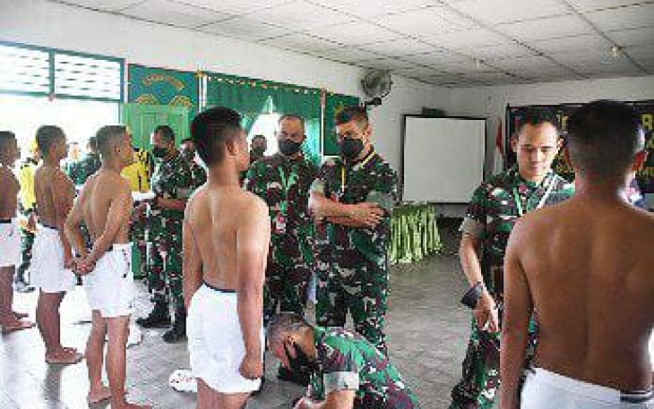 Sidang Parade Cata PK TNI AD Sub. Panda Mamuju dilaksanakan di Polman