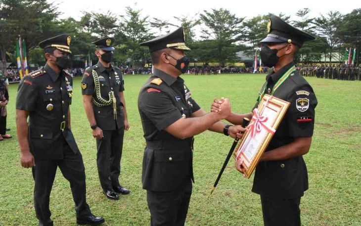 Pangdam Jaya Resmi Menutup Dikmata TNI AD Gelombang  II TA 2021