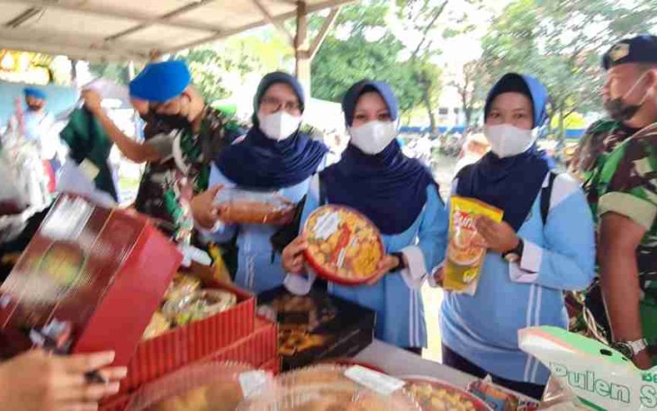 Bazar Murah dan Vaksinasi Gratis 