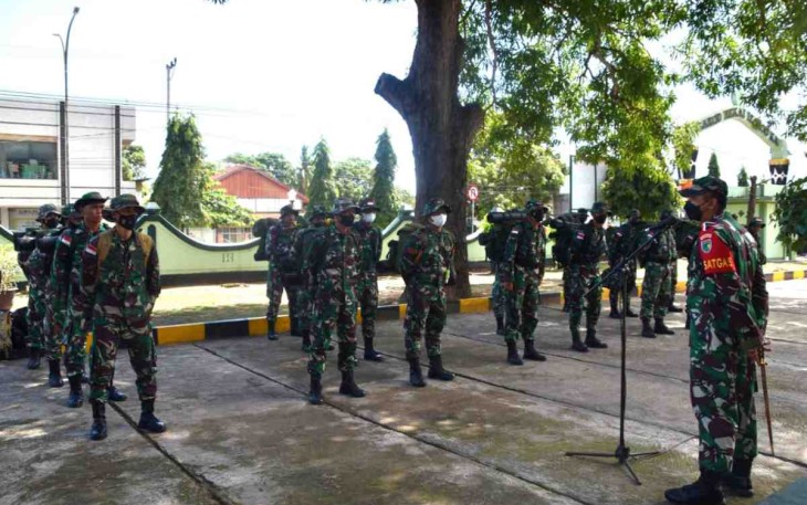 Dandim Merauke saat berikan pengarahan satgas TMMD ke 113, Kamis (21/4/22)