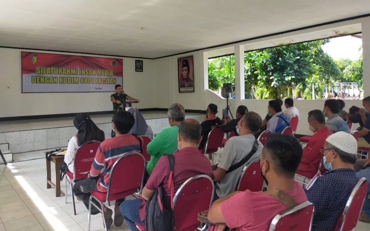 Dandim berharap media terus berperan aktif dalam memberikan informasi positif di wilayah Pacitan. Senin (25/4/2022)