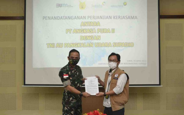 Danlanud Supadio tandatangani perjama bersama pihak angkasa pura II. Senin (25/4/2022)