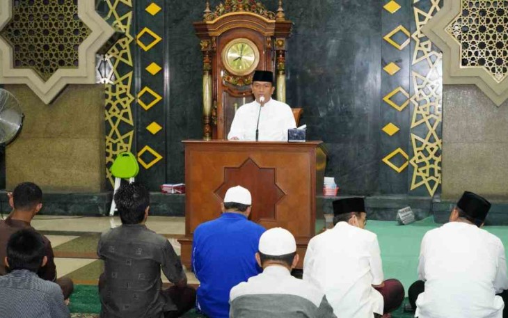 Danrem 091/ASN mengajak jamaah meningkatkan kadar keimanan dalam momentum bulan suci Ramadan. Senin (25/4/2022)