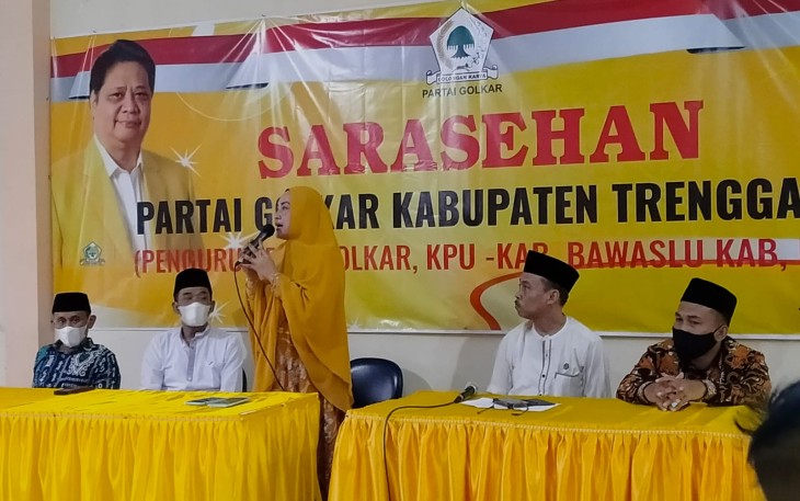 Arik Sriwahyuni, Ketua DPD Partai Golkar Kabupaten Trenggalek, saat memberikan sambutan, dalam kegiatan Safari Ramadhan, Selasa (26/4/2022).