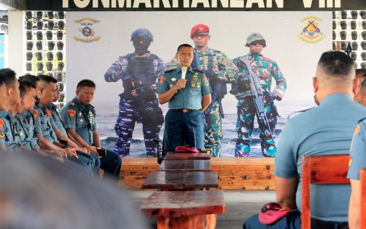 Danyonmarhanlan VIII Bitung, saat memberikan arahan, Kamis (28/4/2022)