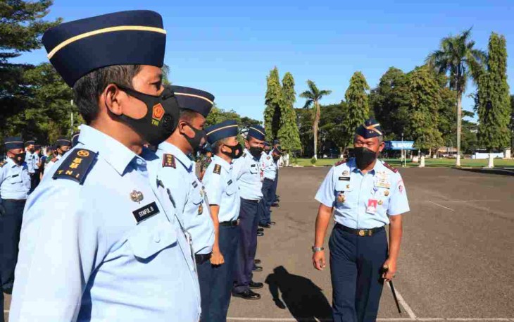 Pangkoopsud II saat memberikan arahan anggotanya melaksanakan cuti lebaran. Kamis (28/4/2022)