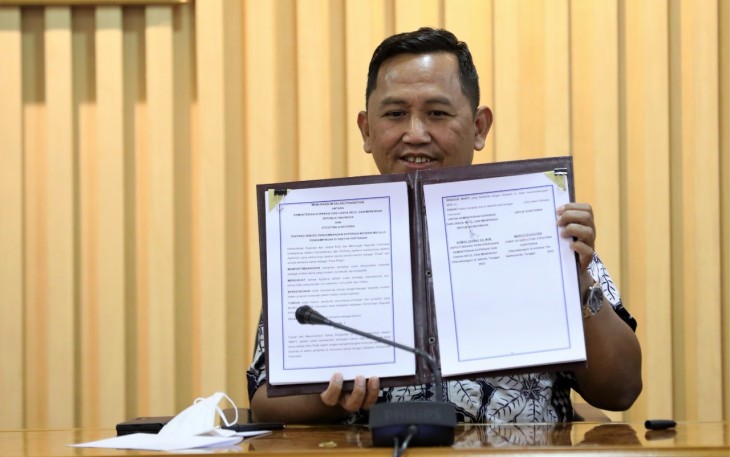 KemenKopUKM dan Agriterra kembangkan sektor pertanian, Ahmad Zabadi saat teken nota kerjasama di Jakarta. Kamis (28/4/2022)