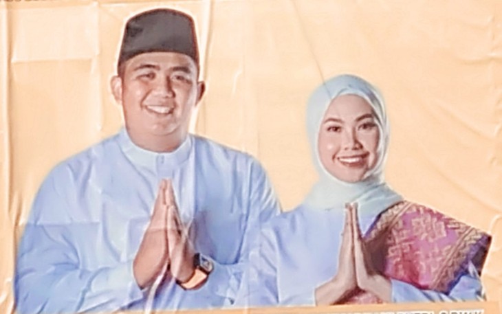 Plt Bupati Bintan, Roby Kurniawan, bersama istri