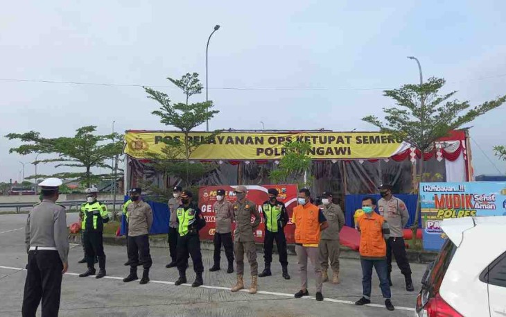 Pos pam mudik lebaran di rest area 575 A Ngawi. Selasa (03/02/2022)