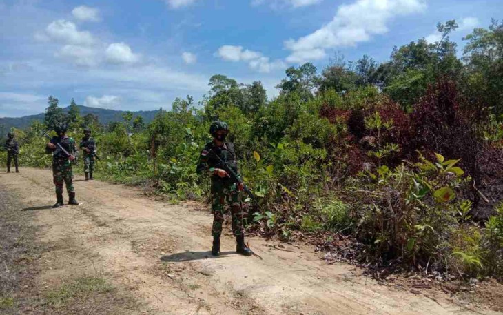 Menyusuri jalan perbatasan cegah kegiatan Illegal. Rabu (04/05/2022)