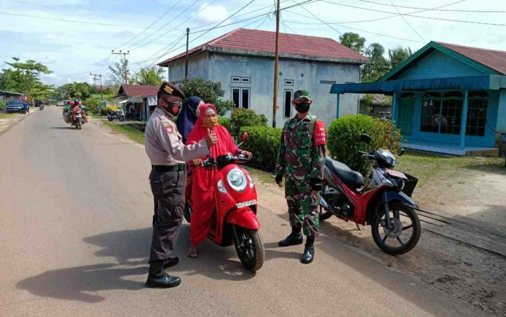 Operasi PPKM bagikan masker. Jum'at (06/05/2022)