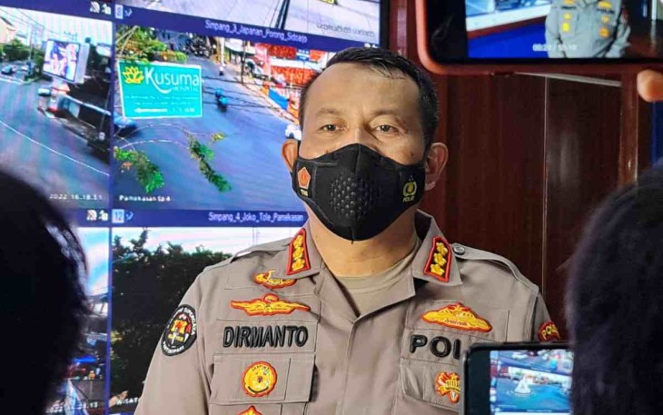 KBP Dirmanto saat memaparkan arus balik mudik di RTMC Polda Jatim. Jum'at (06/05/2022)
