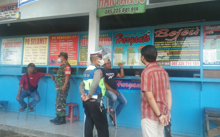 Pemantauan pos pelayanan lebaran di terminal kembang joyo Pati 