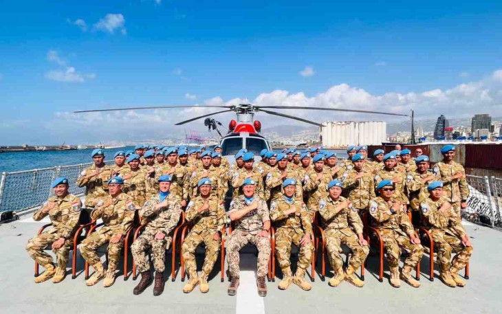 Foto bersama satgas MTF di KRI SIM 367. Sabtu (07/05/2022)