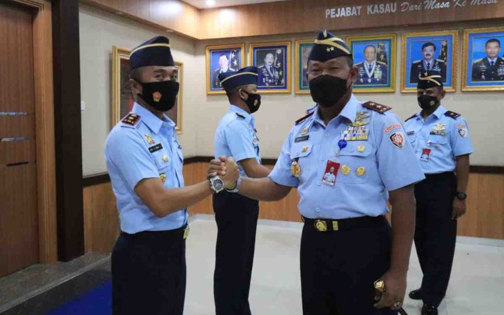 Pangkoopsud II saat ucapkan selamat Dansatkomlek yang baru. Kamis (12/05/2022)