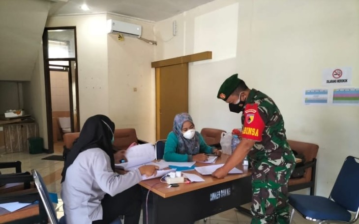 Serda Januri sambangi perangkat kelurahan Ngegong. Jum'at (13/05/2022)