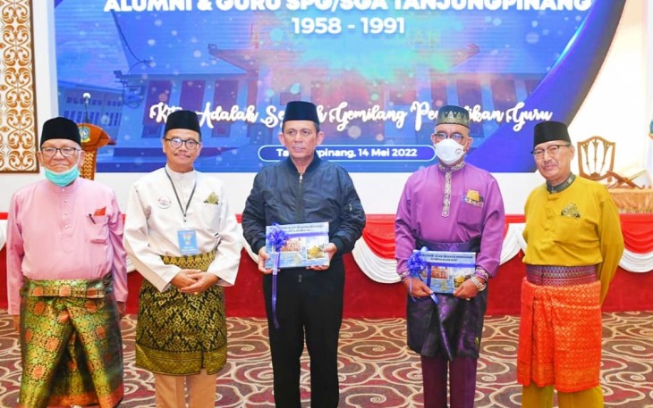 Gubernur Kepri, H.Ansar Ahmad, saat menghadiri reuni akbar guru SPG dan SGA, Sabtu (14/5/2022)