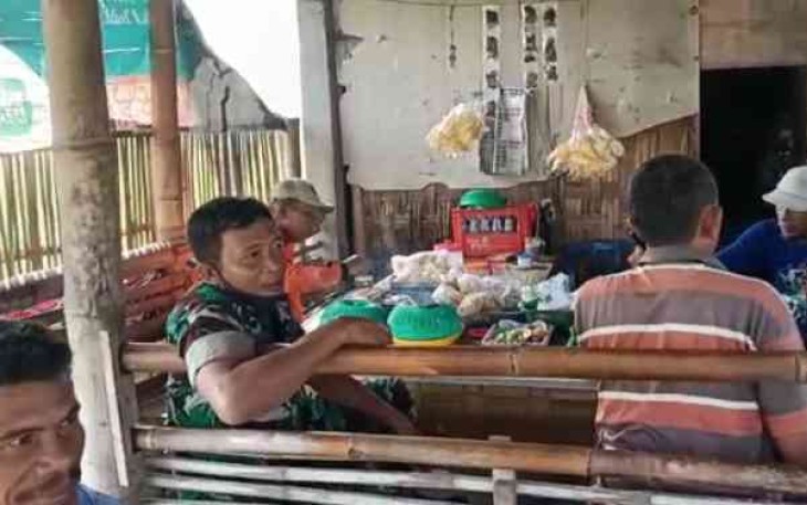Komsos bersama warga binaan di warung. Sabtu (14/05/2022)