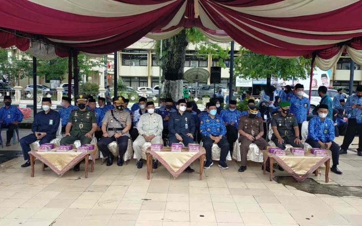 Kasdim 1002/Hst hadiri peringatan hardiknas 