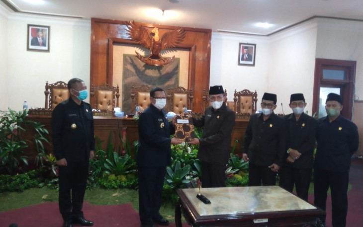 Rapat paripurna DPRD Tulungagung, Rabu (18/5/2022)