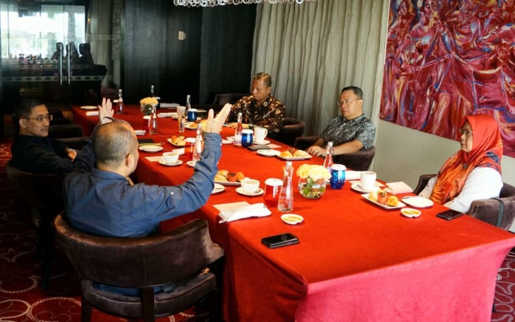 Pertemuan khusus Gubernur Bengkulu bersama Pimpinan PT. Hutama Karya (HK), di Hotel Mandarin Oriental Jakarta, Rabu (18/05/2022).