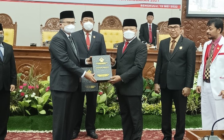 Penyerahan Opini WTP dari BPK RI kepada Gubernur Bengkulu, Kamis (19/5/2022)