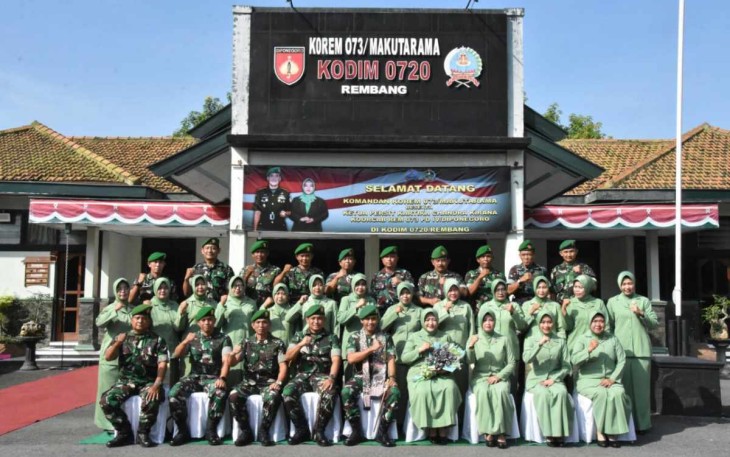 Poto bersama Danrem berkunjung ke Kodim 0720/Rembang 