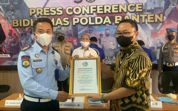 Penghargaan dari Polda Banten gagalkan aksi penyelundupan Sabu di Lapas Cilegon. Jum'at (20/05/2022)