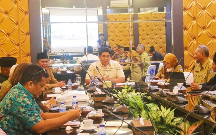 Plt Bupati Bintan, saat mengadakan bincang dengan tokoh masyarakat Bintan, Selasa (24/5/2022)
