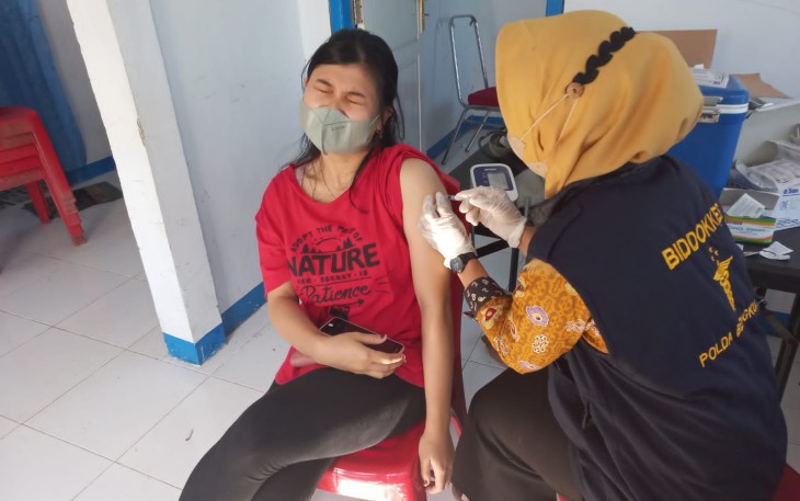 Vaksinasi massal oleh Polres Bengkulu Utara, Senin (23/5/2022)
