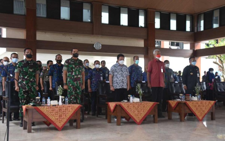 Ganjar Pranowo ketika berkunjung di Pemkot Salatiga