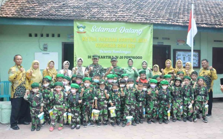 Danrem 081/DSJ Tinjau TK Kartika IV-20 