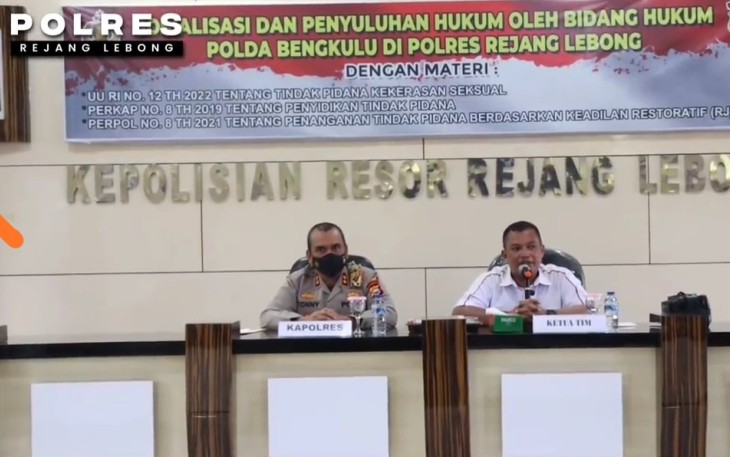 Bidkum Polda Bengkulu saat Beri Penyuluhan Hukum Anggota Polres Rejang Lebong