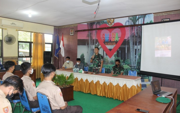 Sosialisasi  penerimaan Taruna Akademi Militer tahun 2022 di SMAN 2 Palangka Raya, Jumat (27/5/2022).