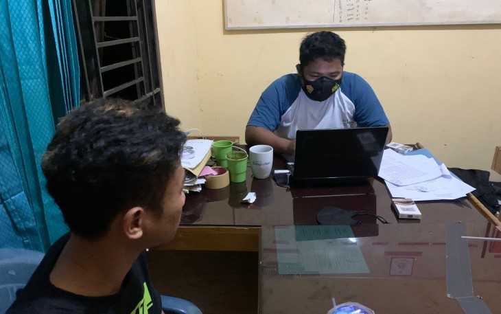 Terduga Pelaku saat diperiksa penyidik