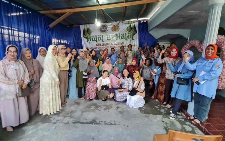 Foto bersama saat temu kangen PPPAU Sumbar
