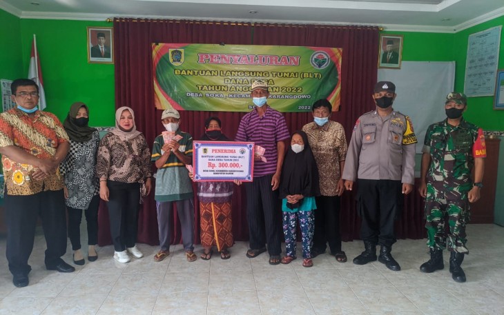 Penyaluran BLT-DD tahun 2022 periode Mei untuk 80 KPM, Desa Soka, Selasa (31/05/2022).