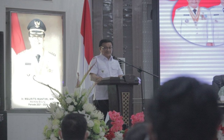 Wali Kota Bitung, Maurits Mantiri, saat menyampaikan sambutan.