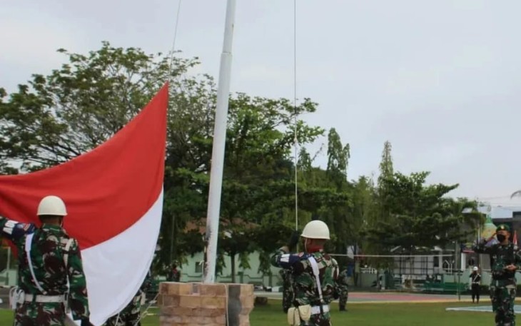 Upacara bendera anggota Kodim 1015/Sampit