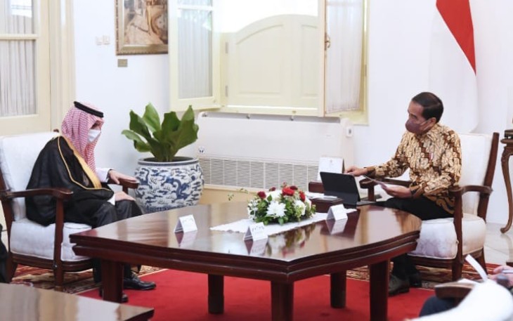 Presiden Joko Widodo saat menerima Menlu Arab Saudi di istana Merdeka Jakarta 